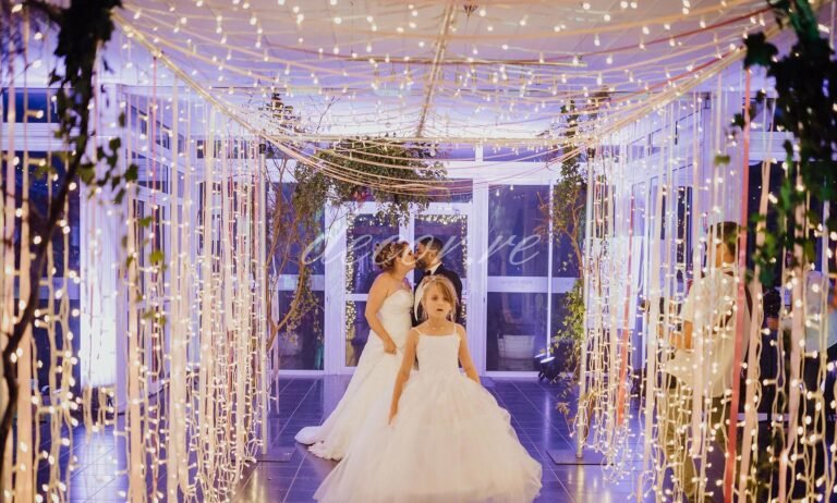 Photo d'un mariage à La Réunion – Rideaux lumineux